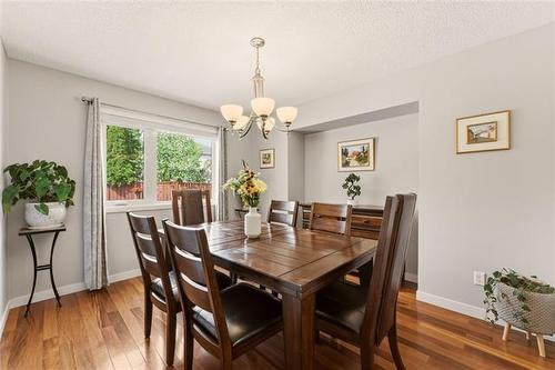 206 Foxmeadow Dr, Winnipeg, MB 