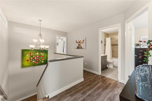 206 Foxmeadow Dr, Winnipeg, MB 