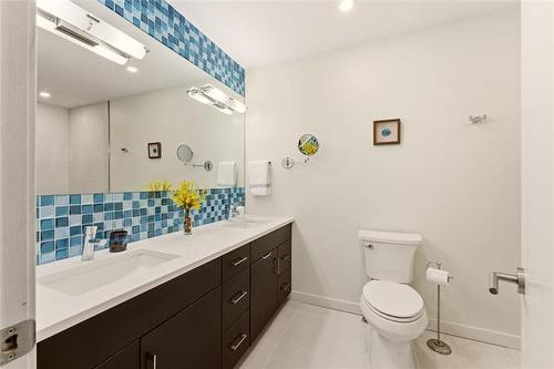 206 Foxmeadow Dr, Winnipeg, MB 