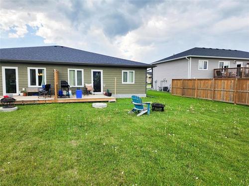 77 Amberfield Dr, Mitchell, MB 