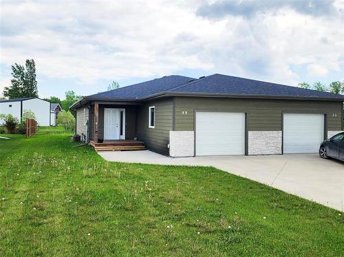 77 Amberfield Dr, Mitchell, MB 