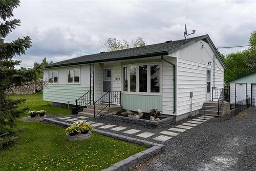 1090 Lyons St, Headingley, MB 