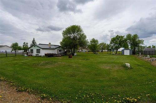1090 Lyons St, Headingley, MB 