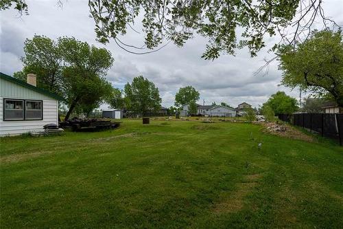 1090 Lyons St, Headingley, MB 
