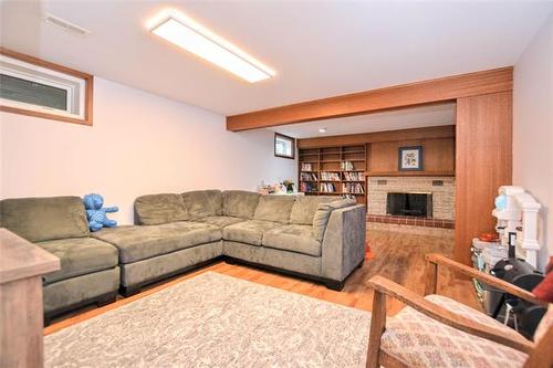 48 Henday Bay, Winnipeg, MB 