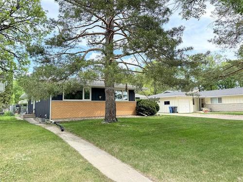 48 Henday Bay, Winnipeg, MB 
