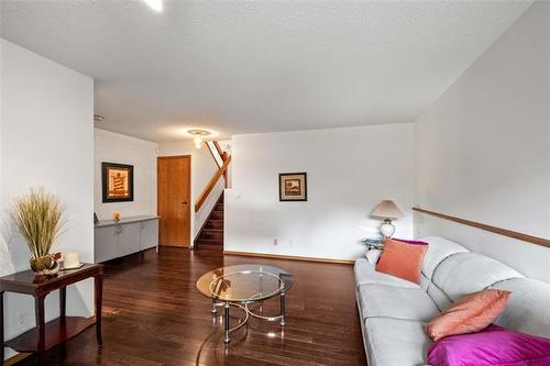 2 Furness Bay, Winnipeg, MB 