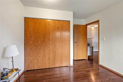 2 Furness Bay, Winnipeg, MB 