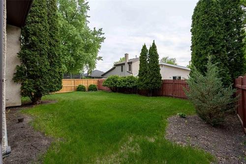 2 Furness Bay, Winnipeg, MB 