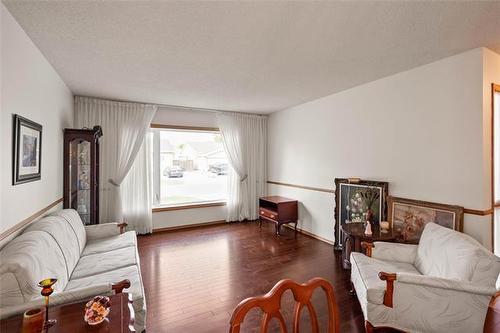2 Furness Bay, Winnipeg, MB 