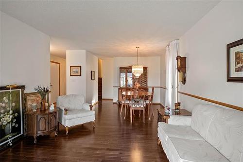 2 Furness Bay, Winnipeg, MB 