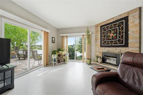 14 Seabrook Cove, Winnipeg, MB 