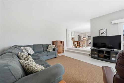 14 Seabrook Cove, Winnipeg, MB 