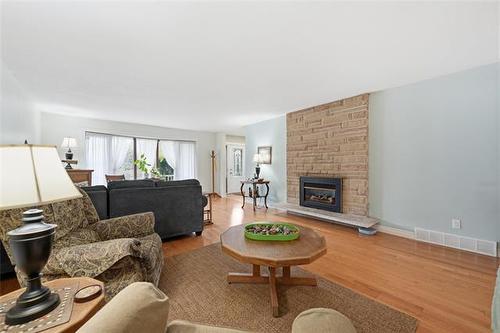 14 Seabrook Cove, Winnipeg, MB 
