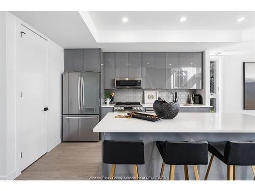 2041 Seneca Street, Windsor, ON - Indoor Photo Showing Kitchen With Upgraded Kitchen