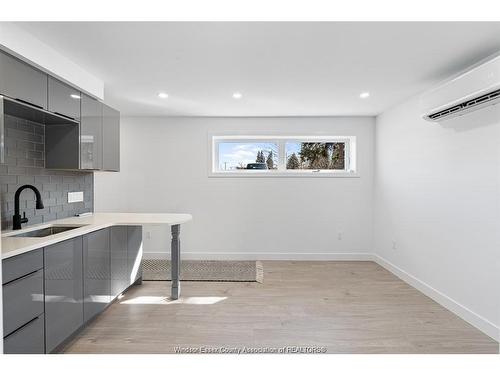2041 Seneca Street, Windsor, ON - Indoor