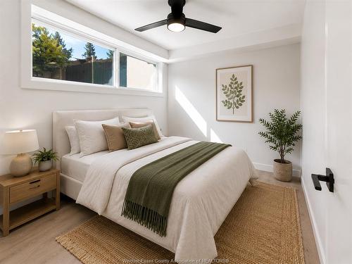2041 Seneca Street, Windsor, ON - Indoor Photo Showing Bedroom