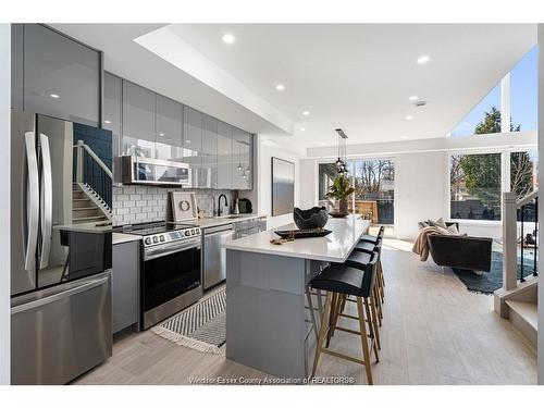 2041 Seneca Street, Windsor, ON - Indoor Photo Showing Kitchen With Upgraded Kitchen