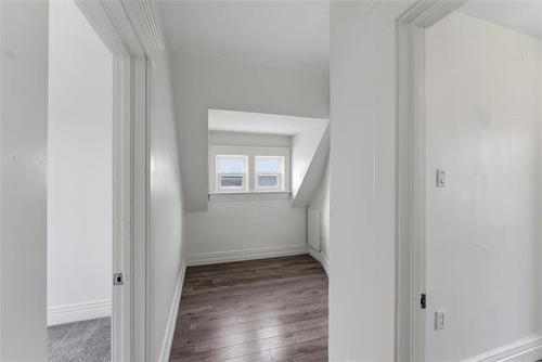 241 Harbison Ave, Winnipeg, MB 