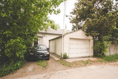 587 Ashburn St, Winnipeg, MB 