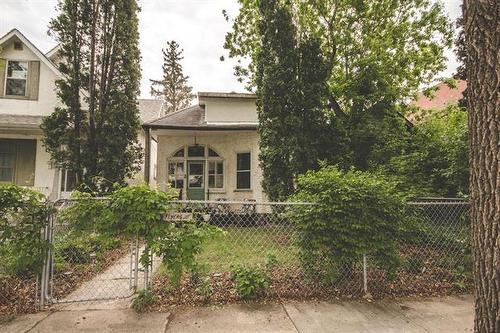 587 Ashburn St, Winnipeg, MB 