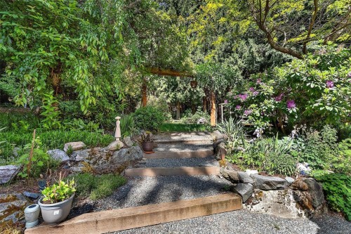 2375 Damascus Rd, Shawnigan Lake, BC 