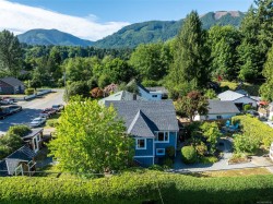37 Cowichan Ave WESTLake Cowichan, BC V0R 2G0