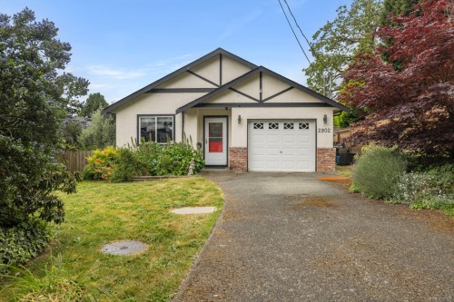 2902 Irma St, Victoria, BC 