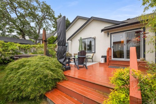 2902 Irma St, Victoria, BC 