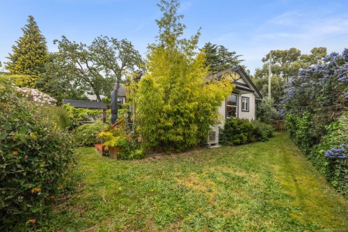 2902 Irma St, Victoria, BC 