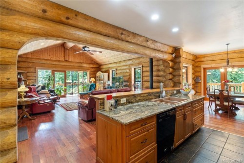 1813 Rugg Rd, Nanaimo, BC 
