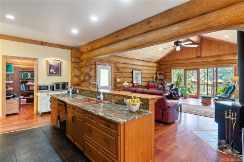1813 Rugg Rd, Nanaimo, BC 
