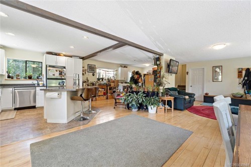 1813 Rugg Rd, Nanaimo, BC 