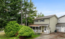 2738 Whitehead Pl Colwood, BC V9B 4T7