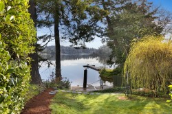 66 Kingham Pl View Royal, BC V9B 1L8