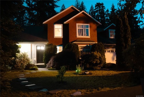 907 Savary Dr, Qualicum Beach, BC 