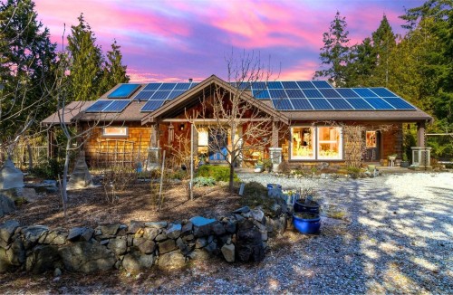 1860 Ashling Rd, Qualicum Beach, BC 