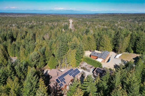1860 Ashling Rd, Qualicum Beach, BC 