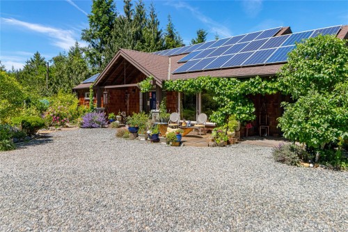 1860 Ashling Rd, Qualicum Beach, BC 