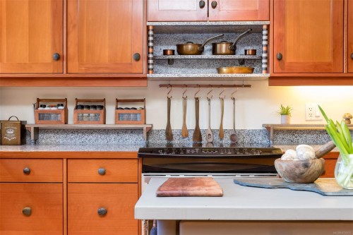 1860 Ashling Rd, Qualicum Beach, BC 