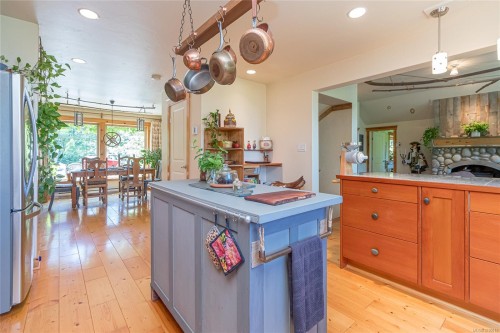 1860 Ashling Rd, Qualicum Beach, BC 