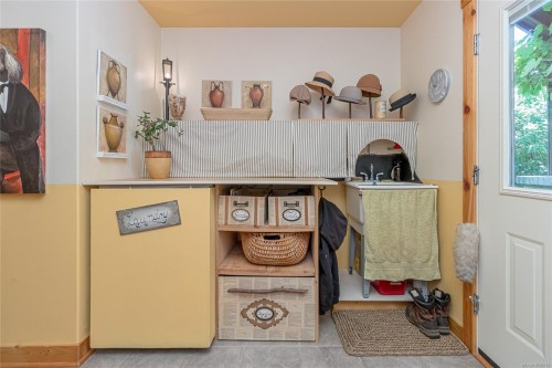 1860 Ashling Rd, Qualicum Beach, BC 
