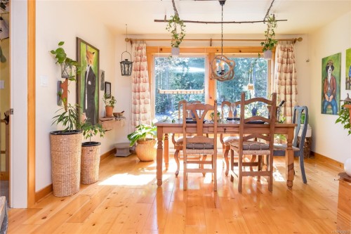 1860 Ashling Rd, Qualicum Beach, BC 