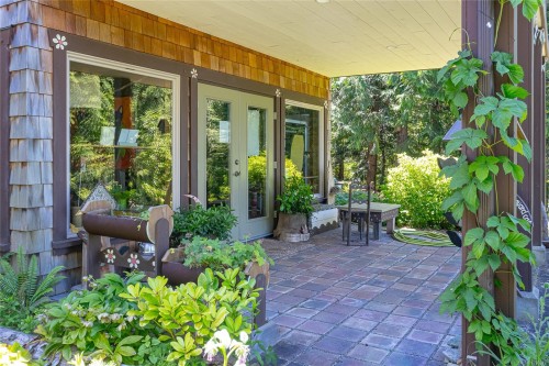 1860 Ashling Rd, Qualicum Beach, BC 