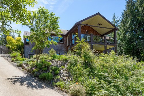 1860 Ashling Rd, Qualicum Beach, BC 