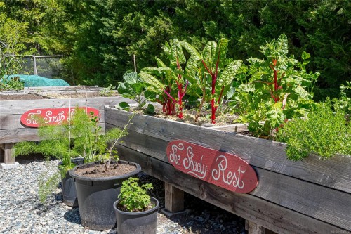 1860 Ashling Rd, Qualicum Beach, BC 