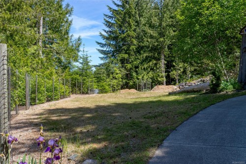 1860 Ashling Rd, Qualicum Beach, BC 