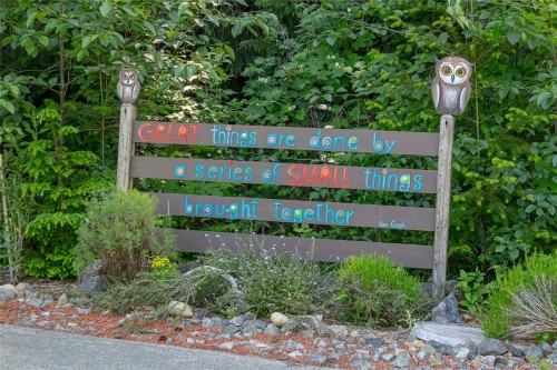 1860 Ashling Rd, Qualicum Beach, BC 