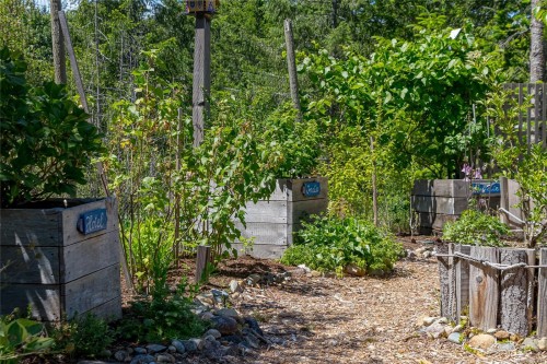 1860 Ashling Rd, Qualicum Beach, BC 