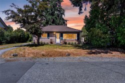 924 St. Andrews St Nanaimo, BC V9S 1S2